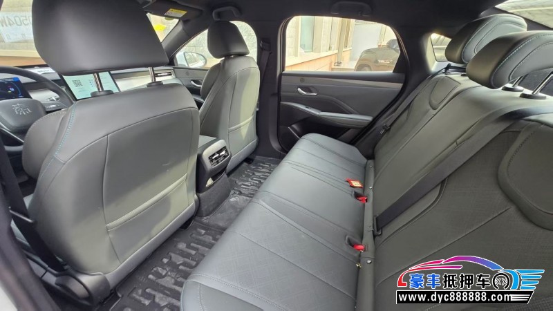 26年比亚迪秦轿车抵押车出售