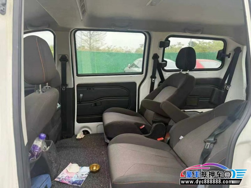 22年东风风光360轿车抵押车出售