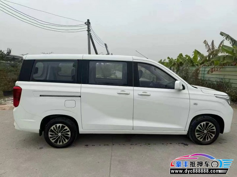 22年东风风光360轿车抵押车出售