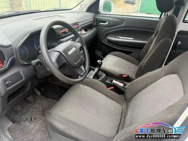 22年东风风光360轿车抵押车出售