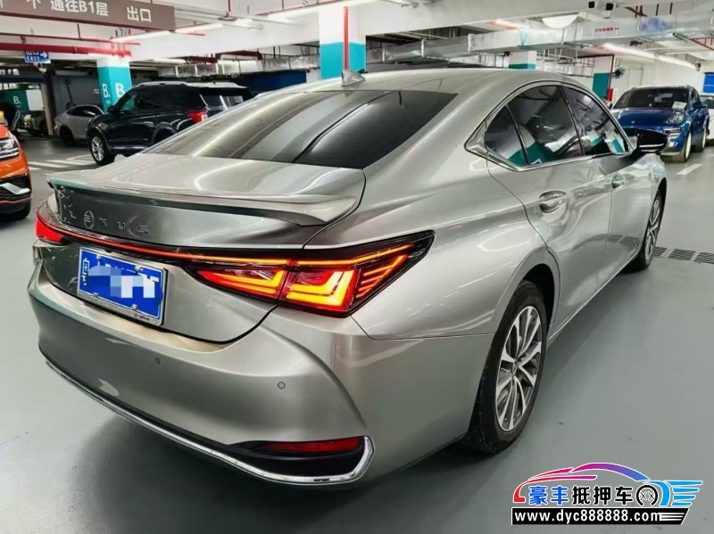 25年雷克萨斯ES轿车抵押车出售