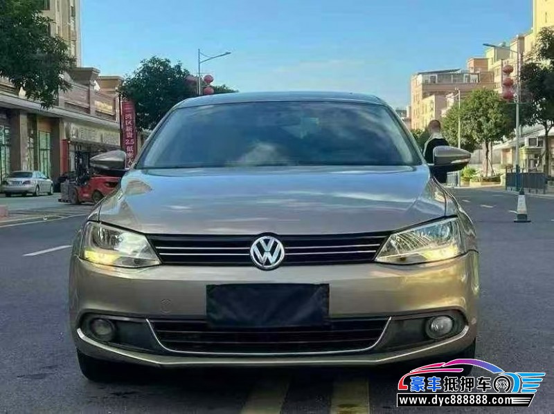 抵押车出售14年大众速腾轿车