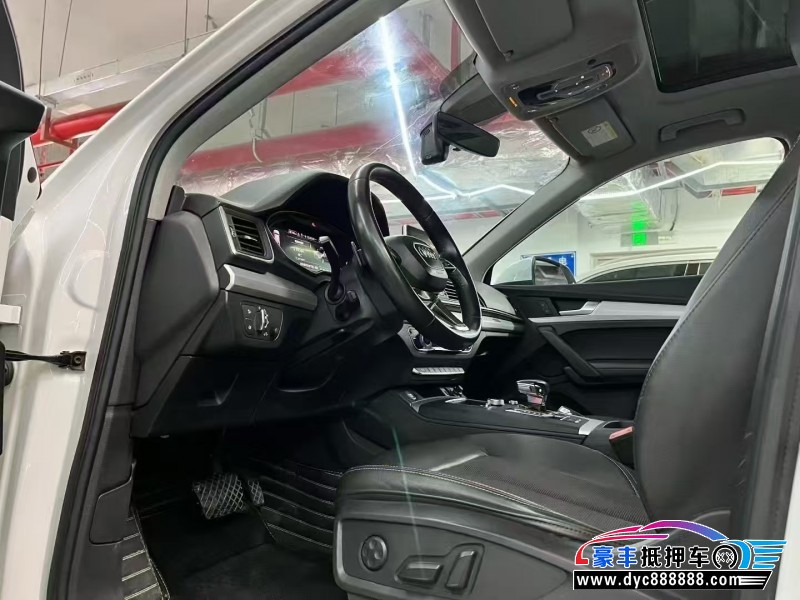 18年奥迪Q5轿车抵押车出售