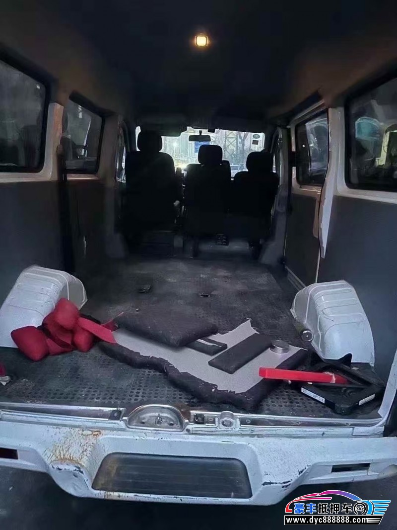 20年上汽大通V80轿车抵押车出售