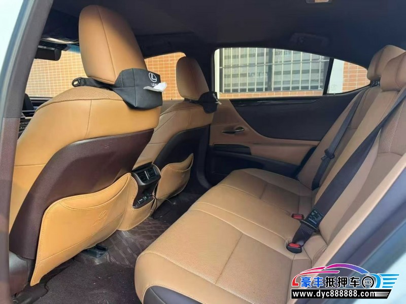 21年雷克萨斯ES轿车抵押车出售