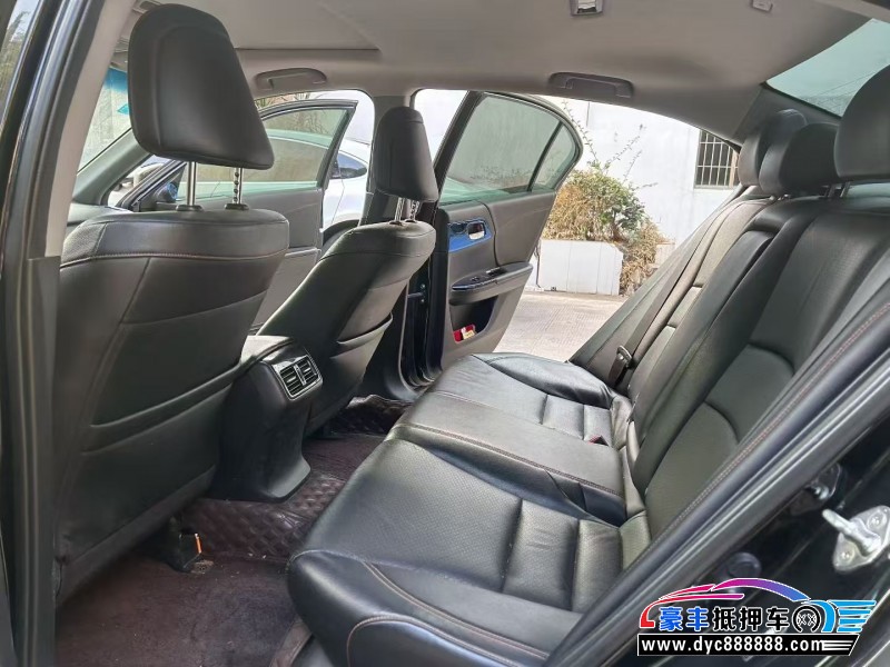 17年本田雅阁轿车抵押车出售