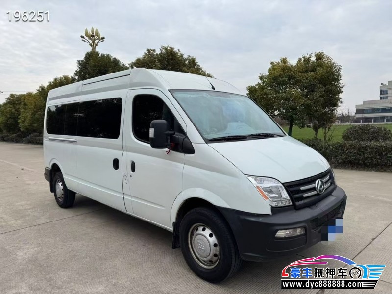 21年上汽大通V80轿车抵押车出售