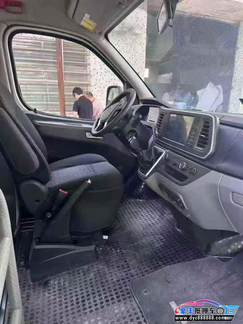 23年上汽大通V80轿车抵押车出售