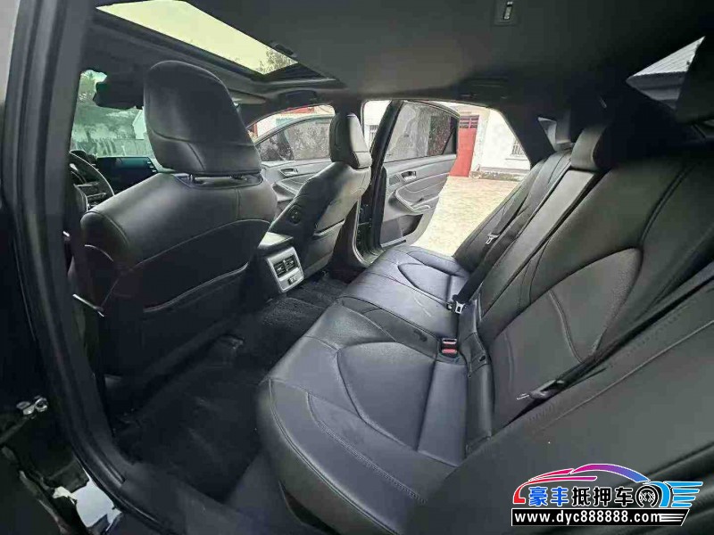 20年丰田亚洲龙轿车抵押车出售