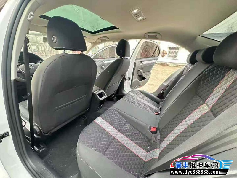 20年大众凌渡轿车抵押车出售