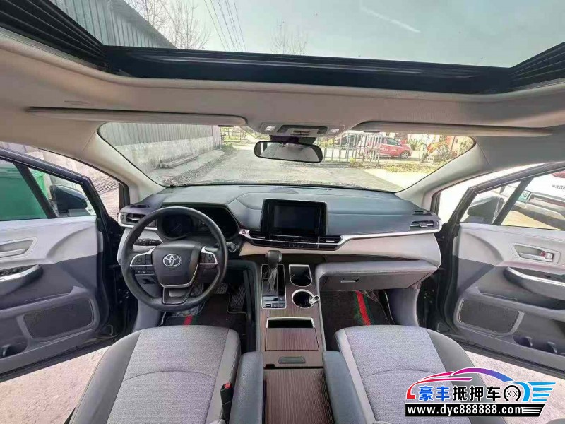 23年丰田塞纳轿车抵押车出售