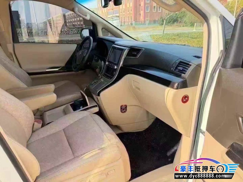 14年丰田埃尔法轿车抵押车出售