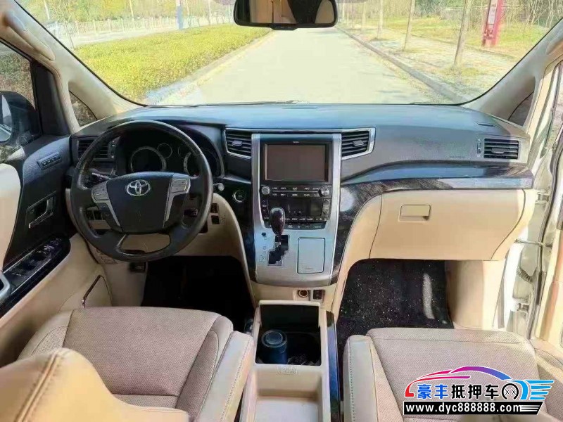 14年丰田埃尔法轿车抵押车出售