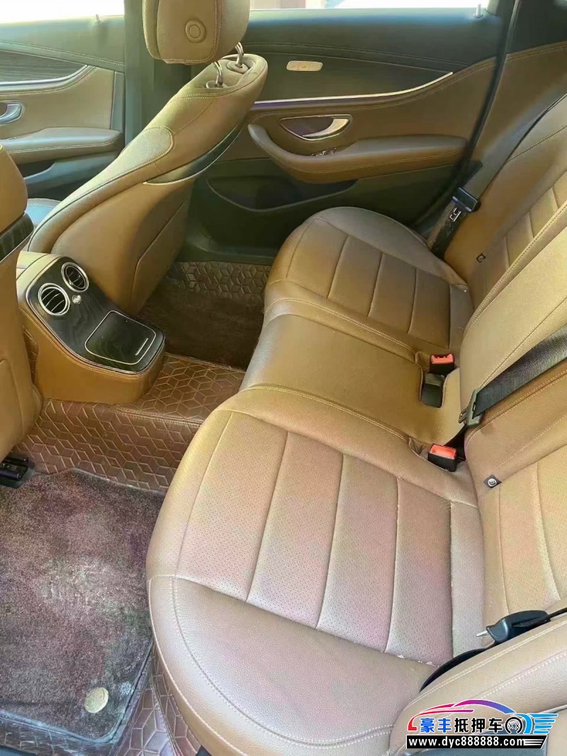 22年奔驰E轿车抵押车出售