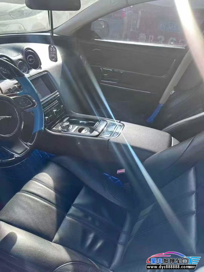 14年捷豹XJL轿车抵押车出售