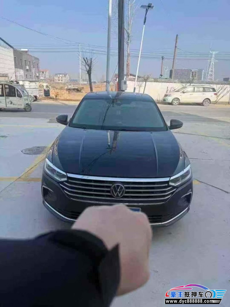 抵押车出售23年大众朗逸轿车