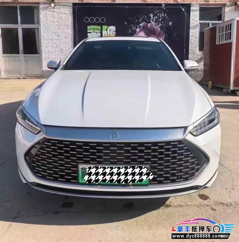 抵押车出售24年比亚迪秦轿车