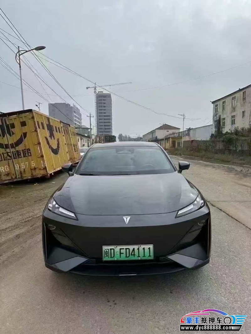 抵押车出售24年长安深蓝S07轿车