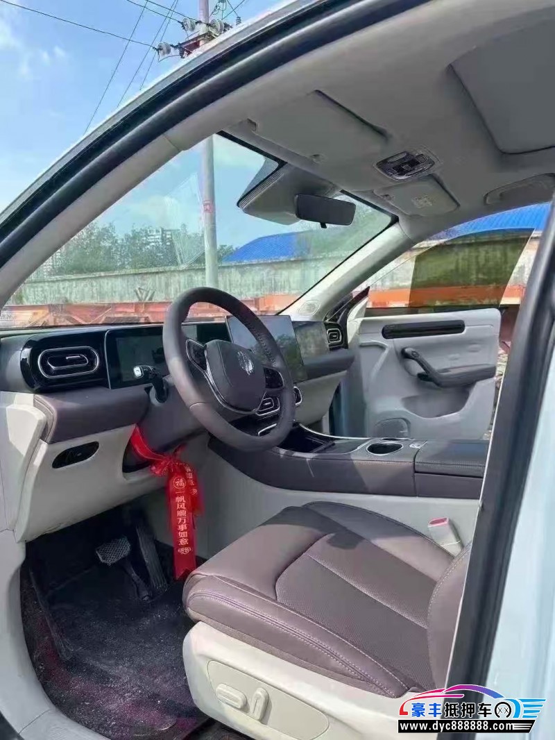 25年零跑C11轿车抵押车出售