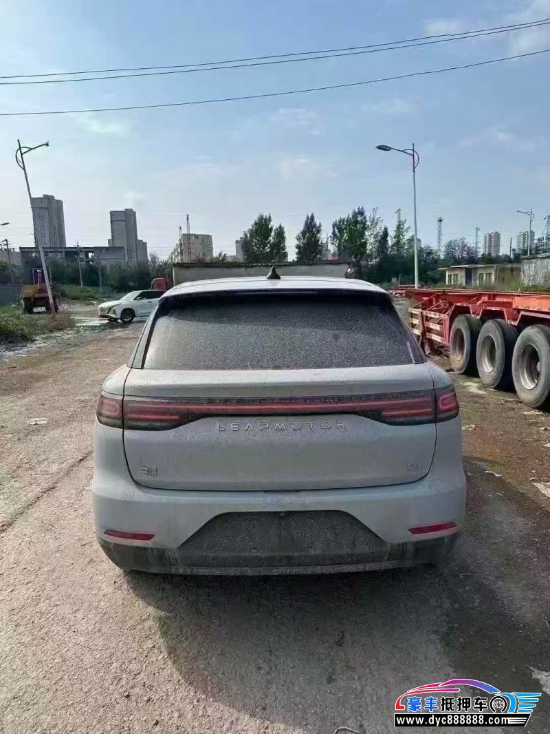 25年零跑C11轿车抵押车出售