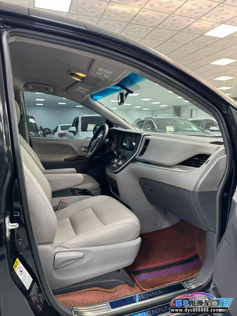 16年丰田塞纳轿车抵押车出售