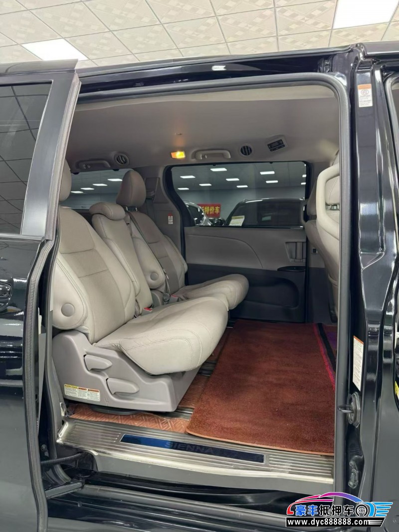 16年丰田塞纳轿车抵押车出售