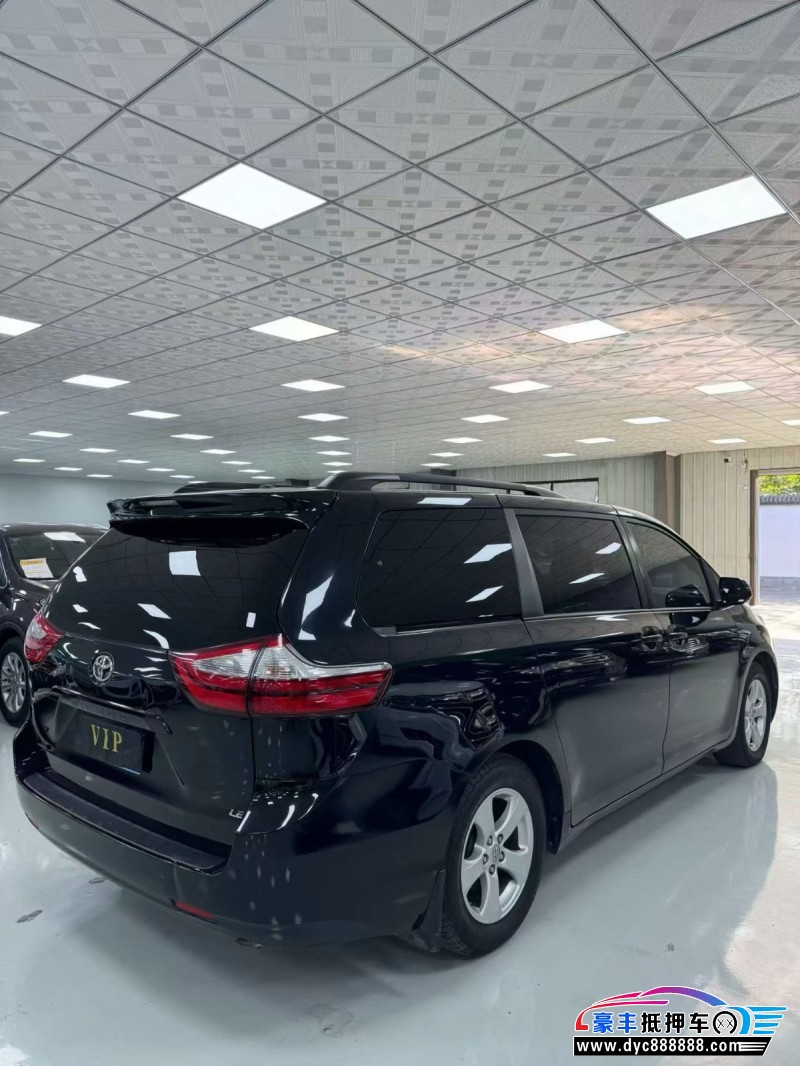 16年丰田塞纳轿车抵押车出售