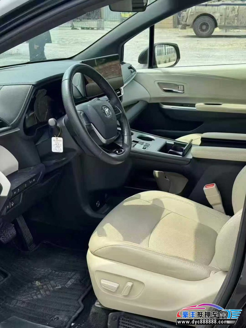 23年丰田格瑞维亚轿车抵押车出售