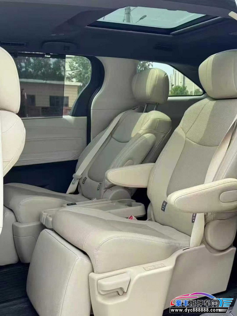 23年丰田格瑞维亚轿车抵押车出售