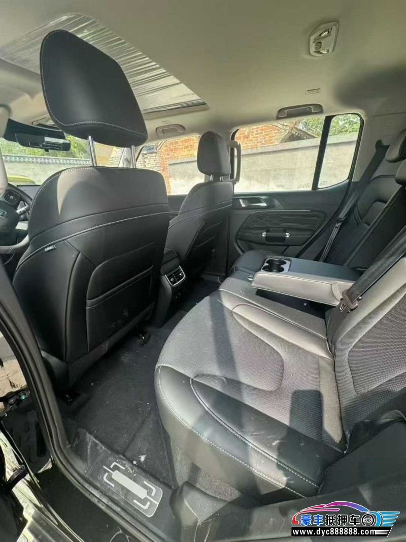 25年WEY坦克300轿车抵押车出售