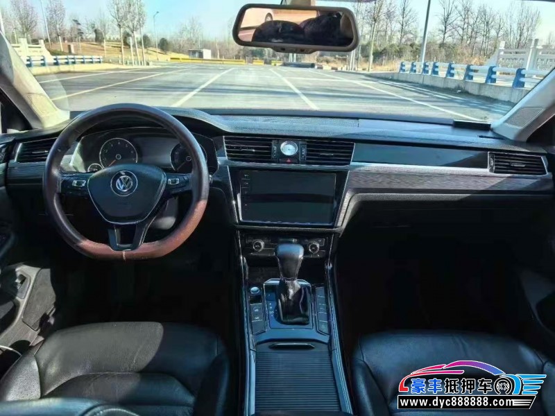 18年大众辉昂轿车抵押车出售