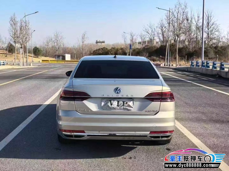 18年大众辉昂轿车抵押车出售