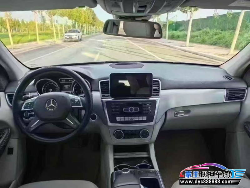 14年奔驰ML轿车抵押车出售