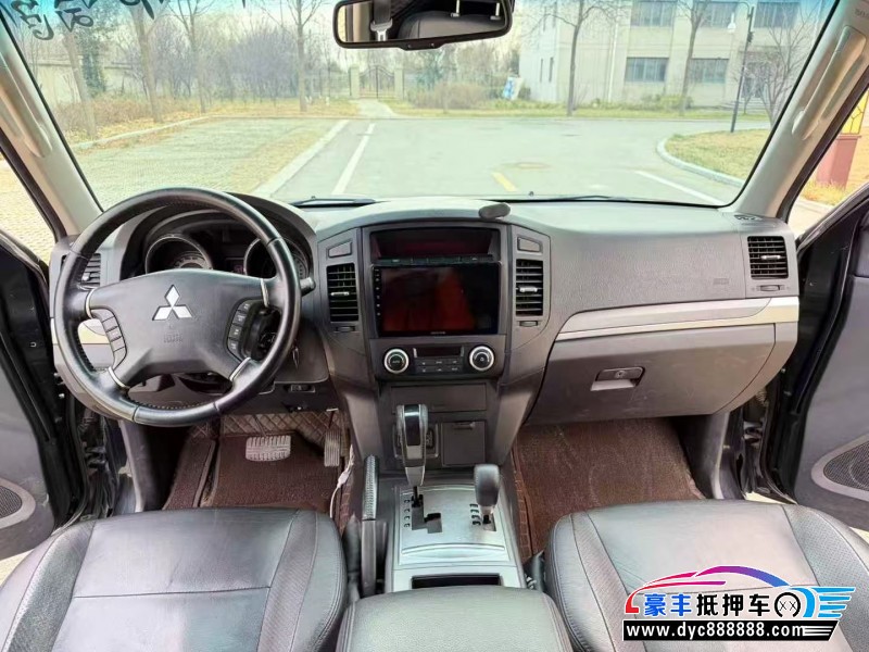 13年三菱帕杰罗轿车抵押车出售