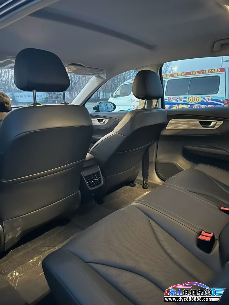 25年红旗EQM5轿车抵押车出售