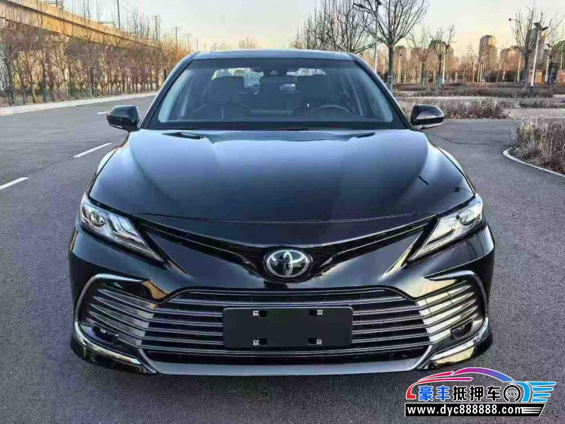 抵押车出售24年丰田凯美瑞轿车