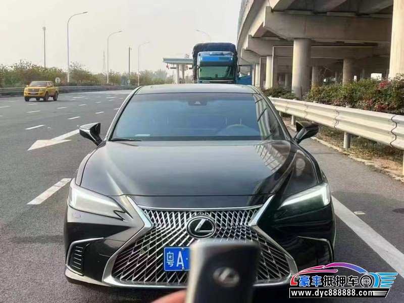 抵押车出售24年雷克萨斯ES轿车