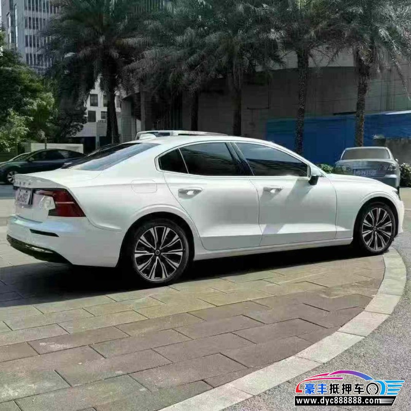24年沃尔沃S60轿车抵押车出售