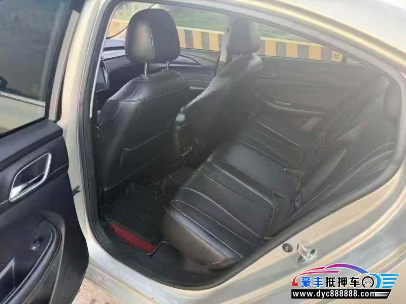 19年荣威i5轿车抵押车出售