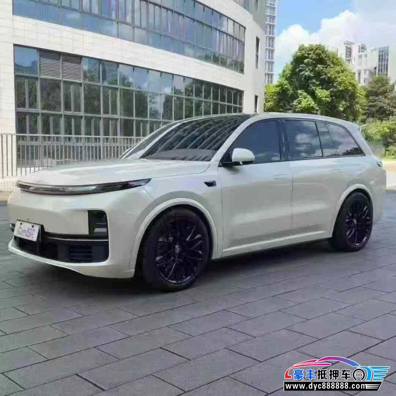 23年理想L8轿车抵押车出售