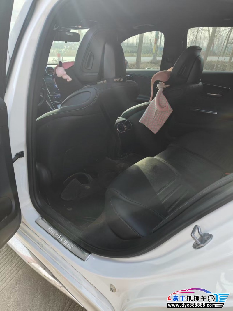 23年奔驰C轿车抵押车出售