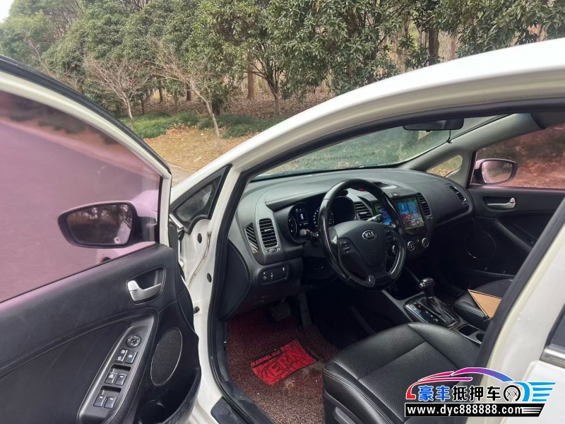 16年起亚K3轿车抵押车出售