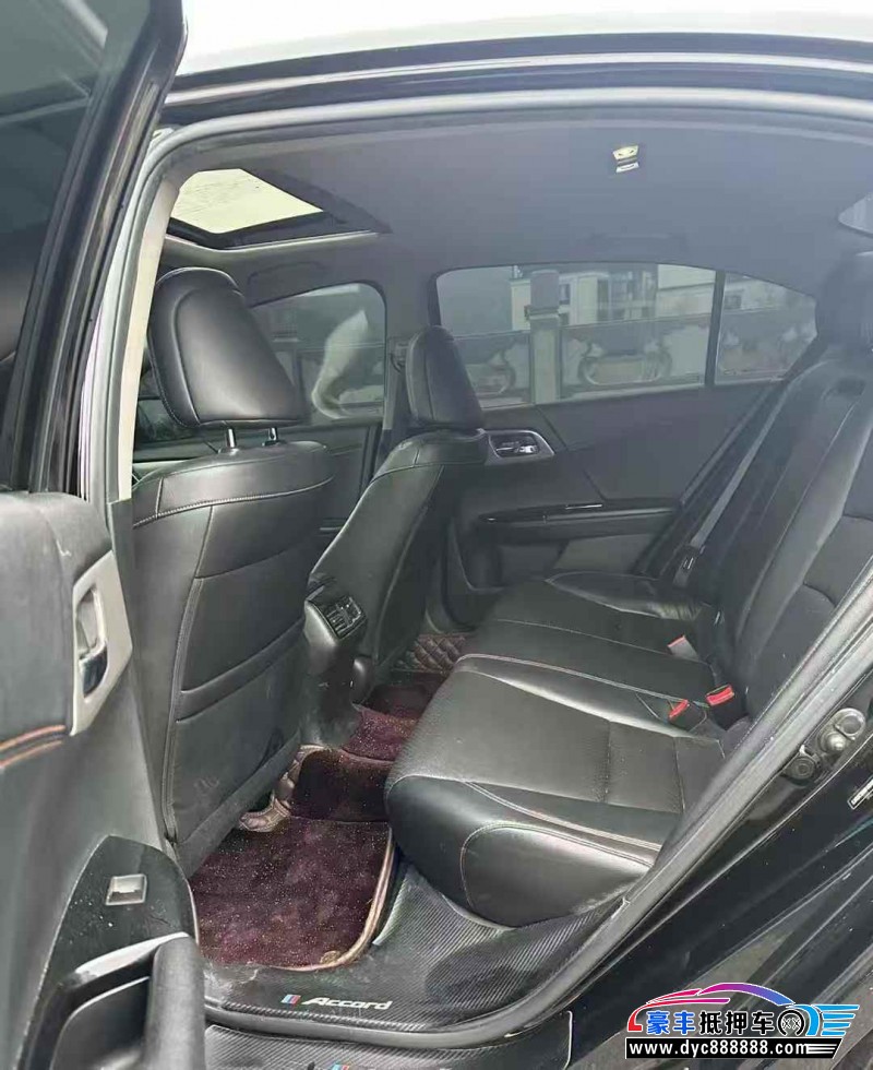 18年本田雅阁轿车抵押车出售