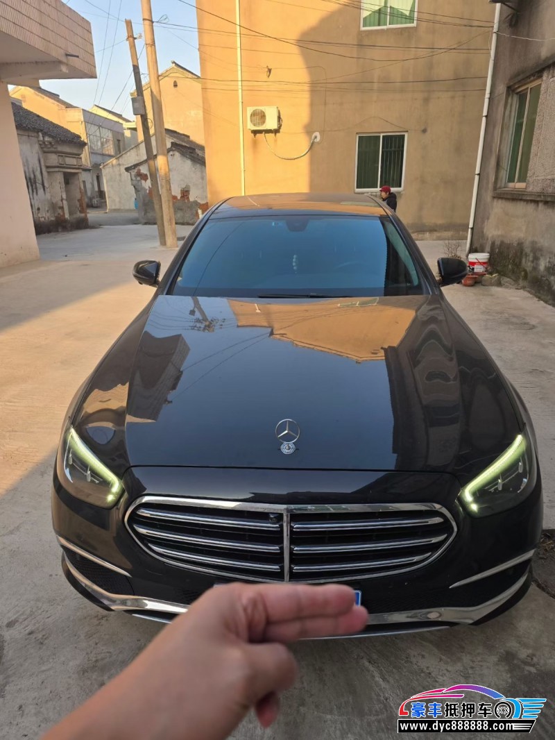 23年奔驰E轿车抵押车出售