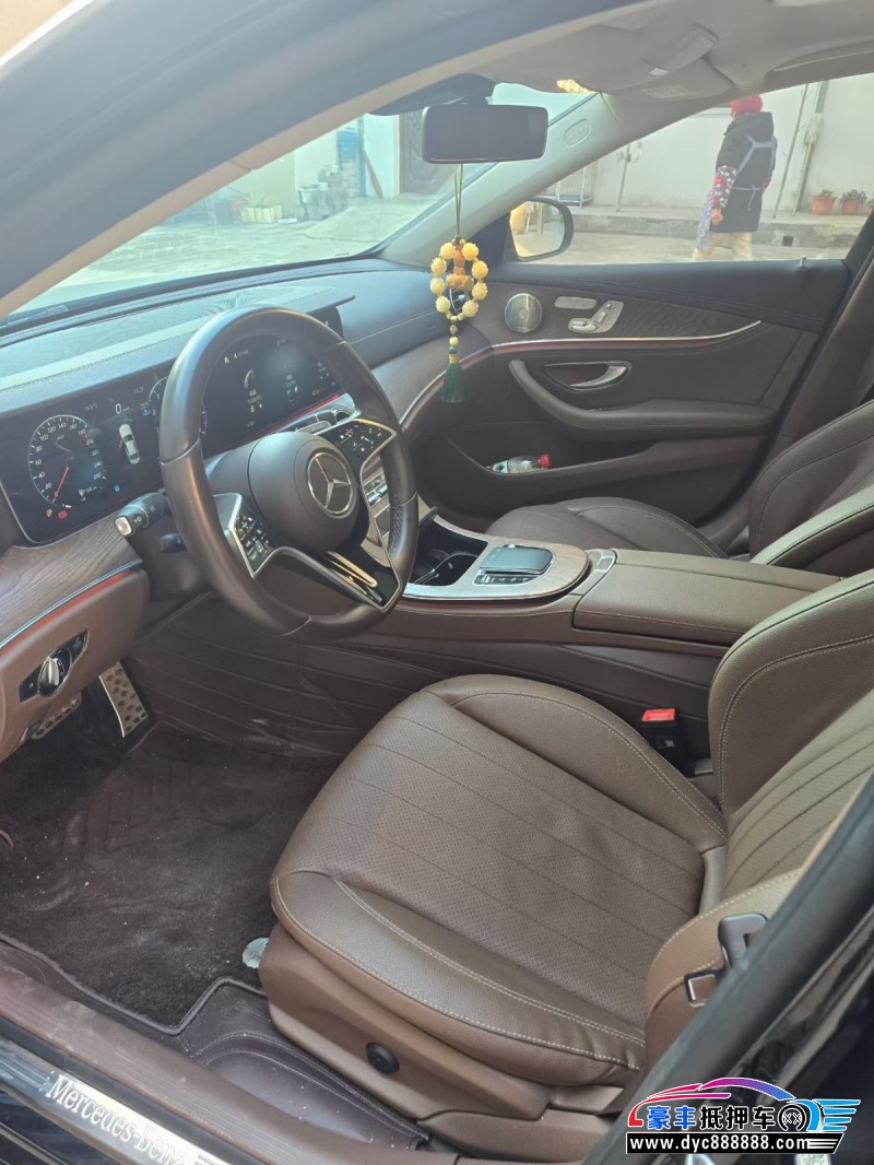 23年奔驰E轿车抵押车出售