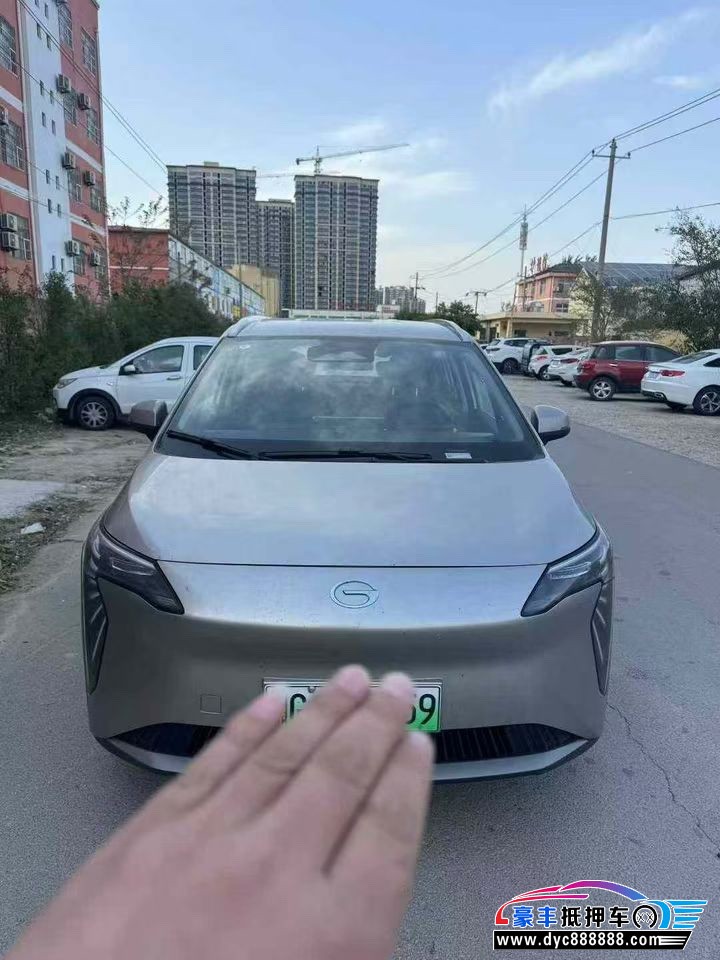 抵押车出售24年埃安Y轿车