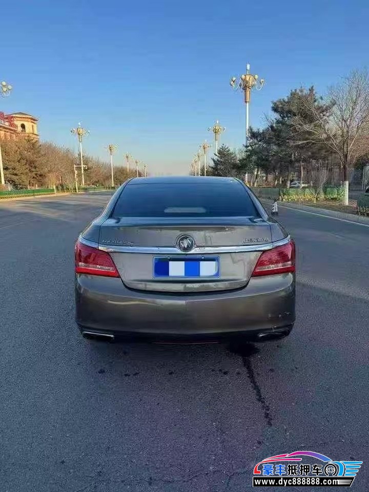 15年别克君越轿车抵押车出售