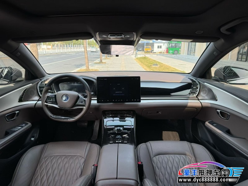 25年比亚迪汉轿车抵押车出售