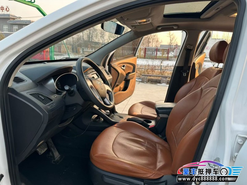 17年现代ix35轿车抵押车出售