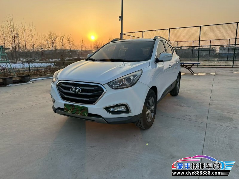 17年现代ix35轿车抵押车出售